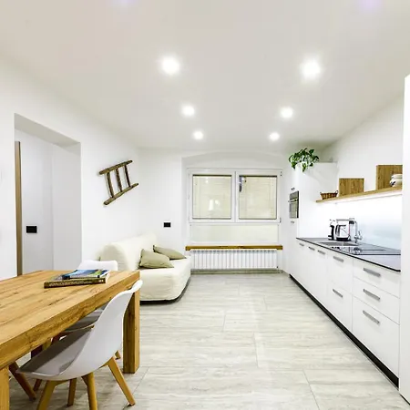 Apartment San Carlo Tirano